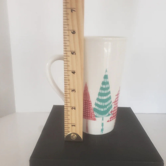 Starbucks  18 oz Tall Christmas Holiday Coffee Mug. - Picture 8 of 8